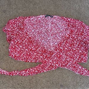 Floral shrug with tie in front